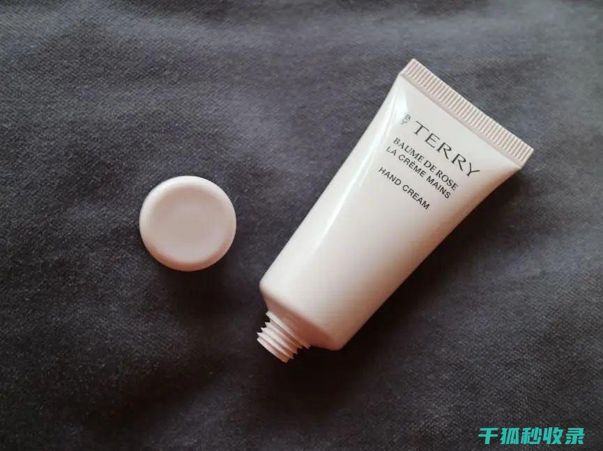 护手霜选购：如何选择适合夏季的轻薄型产品 (护手霜选购指南)