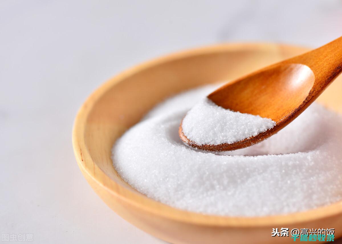 食盐防结块的秘诀大揭秘！ (食用盐防结块剂叫什么名)
