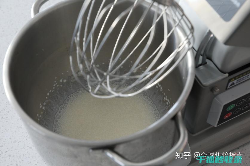 奶油打发稳定技巧，让你的甜品更加诱人 (奶油打发稳定小秘方)
